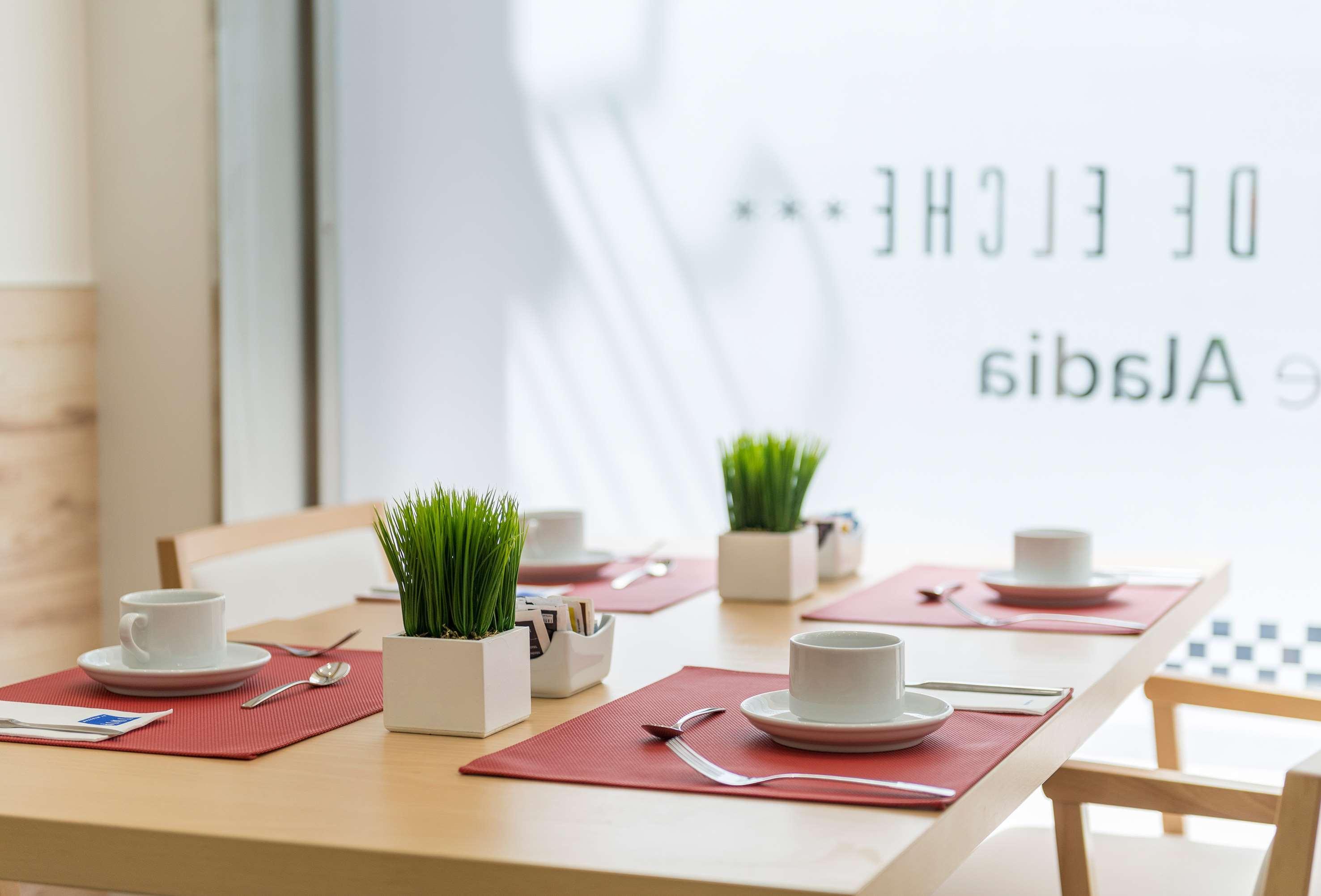 Hotel Elche Centro , Affiliated By Melia Екстериор снимка